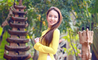 Học mỹ nhân Việt mặc sắc vàng đẹp rực rỡ